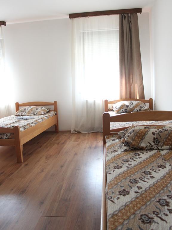 Hostel S Novi Sad Exterior photo